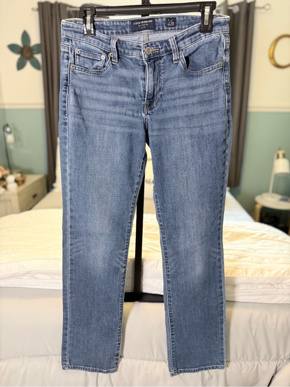 Lucky Brand Women's Medium Blue Straight Leg Jeans